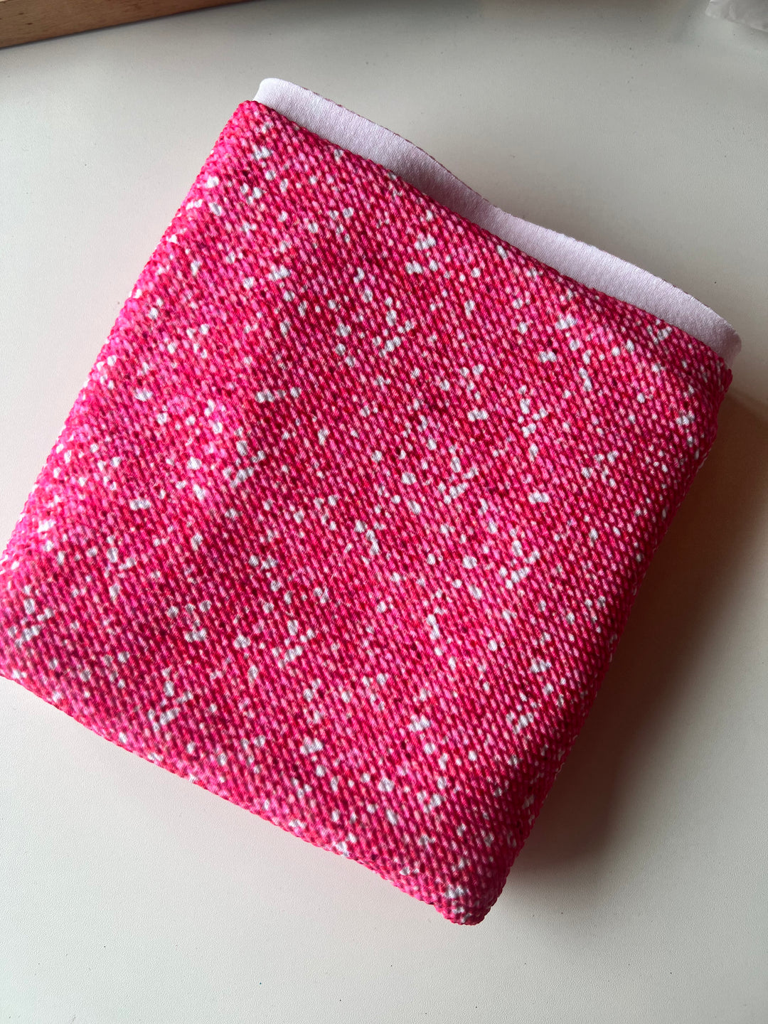 Bullet 5"x60" Bright Prink Glitter (Middle Glitter In Picture)