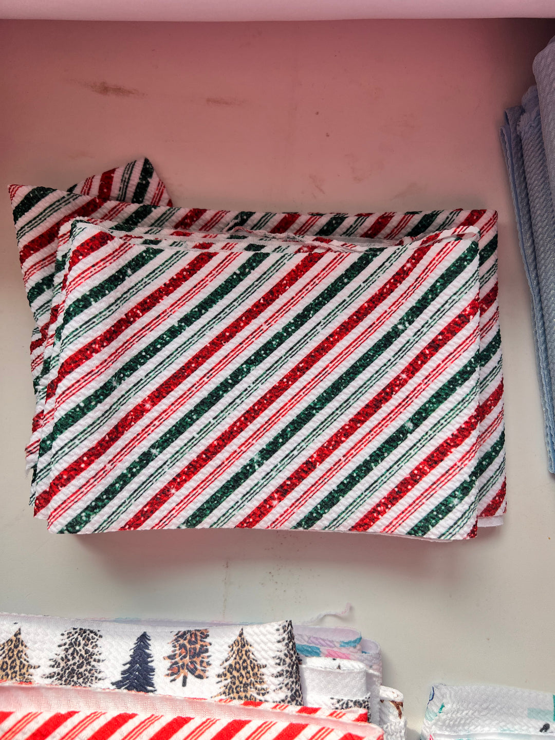 Bullet 5"x60" Glitter Green Red White Lines